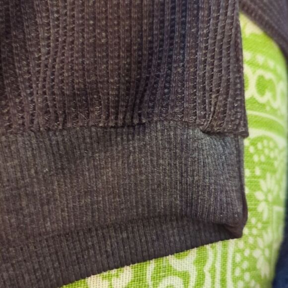 Vintage Xceptions by PSI gray sweater - Picture 6 of 7